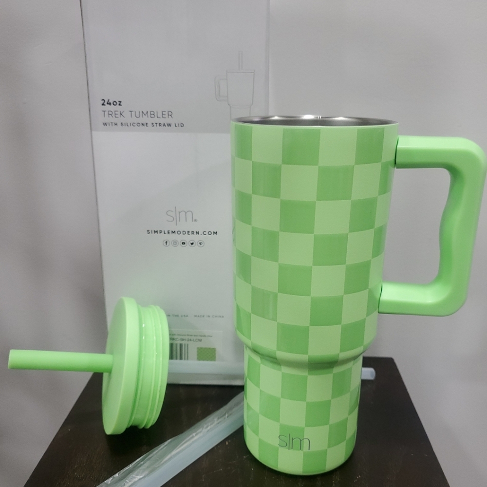Simple Modern Trek KIDS Tumbler w Silicone Straw / 24oz / Color: Lime Checkmate